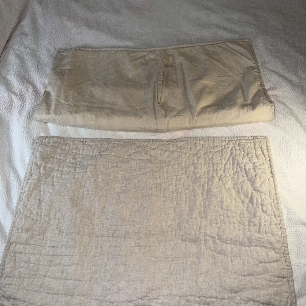 Pottery Barn Set Of 2 Pillow Shams 100% Linen Standard Beige 20 x 26